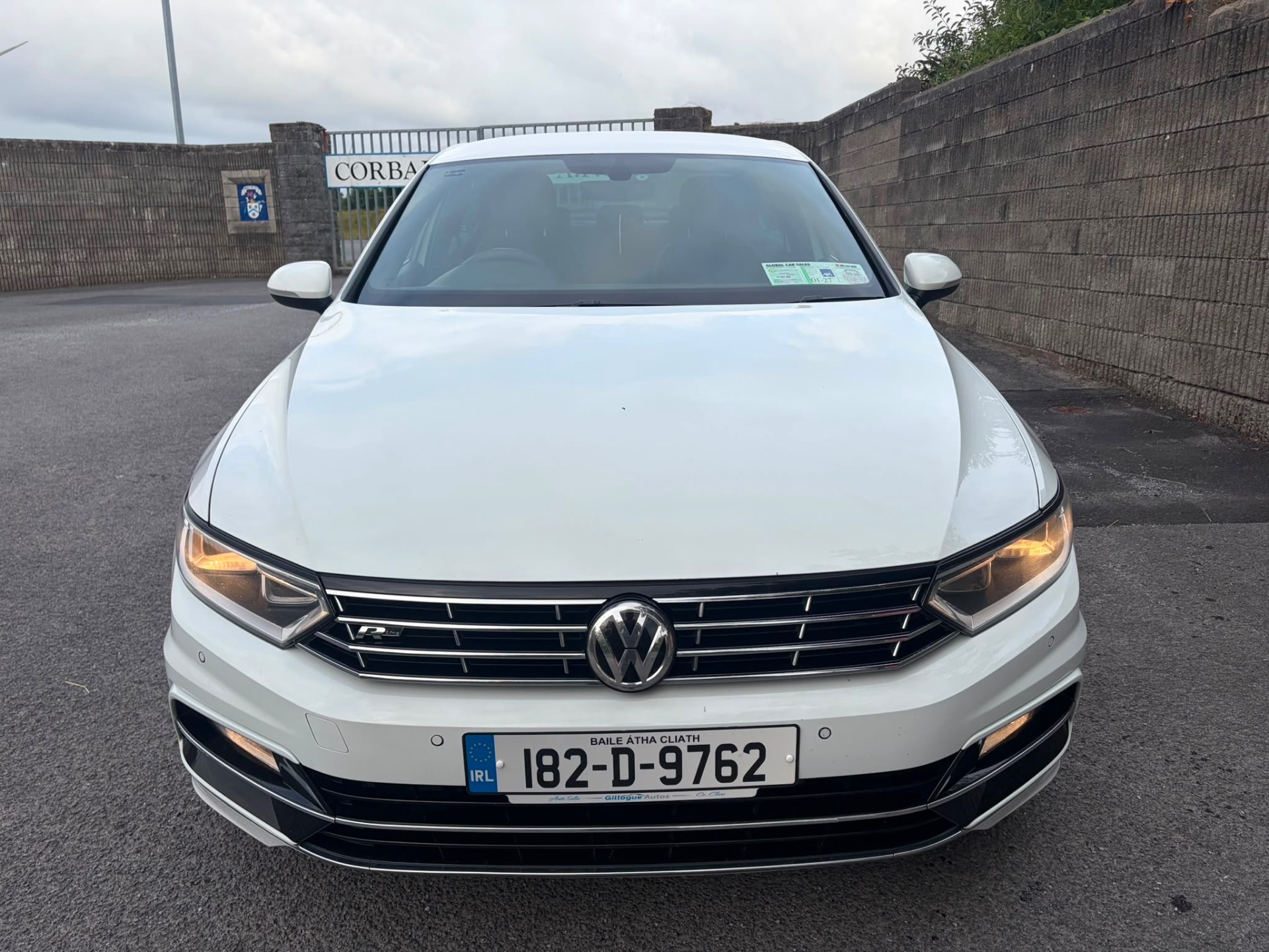 Volkswagen Passat R-Line 1.6 TDI thumbnail 2