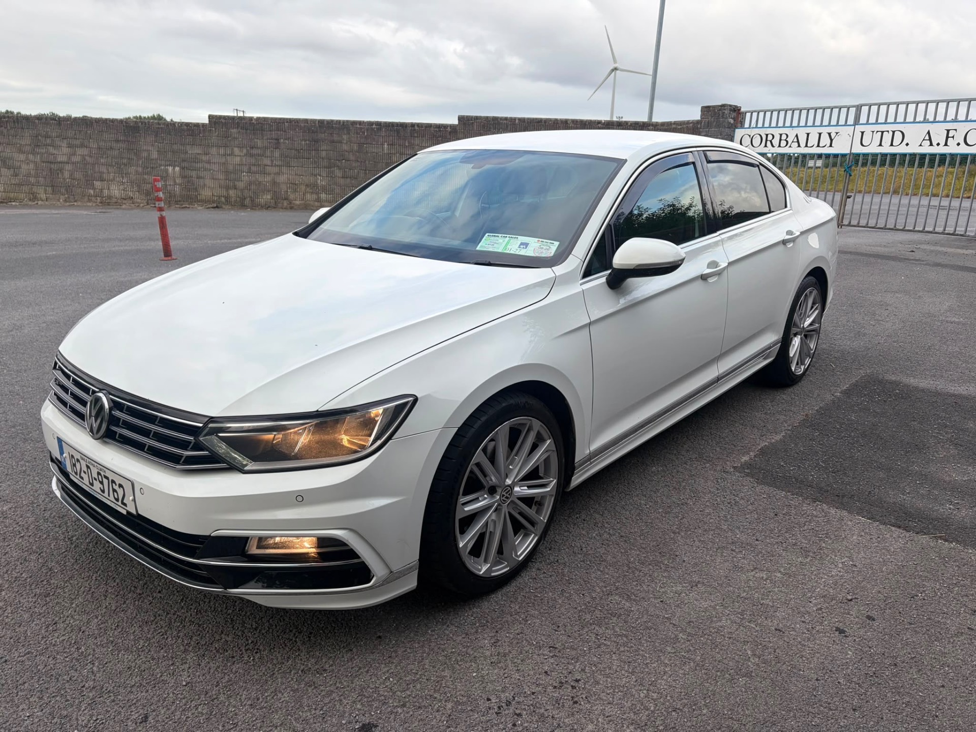 Volkswagen Passat R-Line 1.6 TDI thumbnail 3